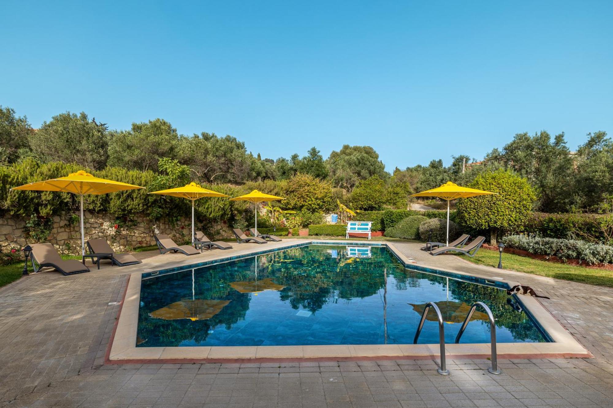 Aparthotel Villehardouin Farm Estate, & Apartments, Minia, Kefalonia *